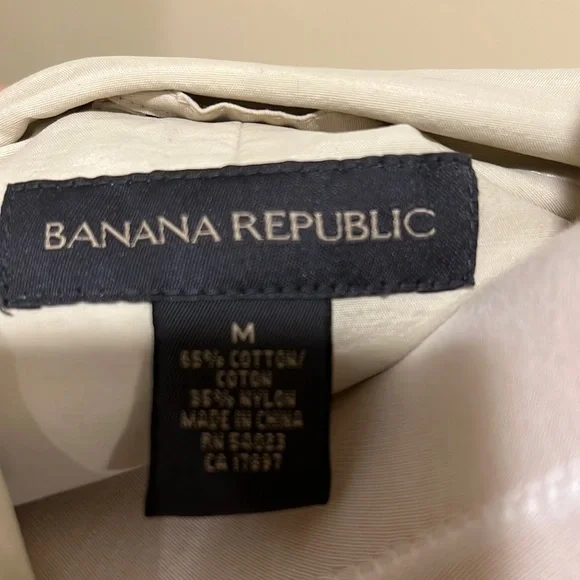 Banana Republic Women's Trench Rain Coat - Picture 3 of 4